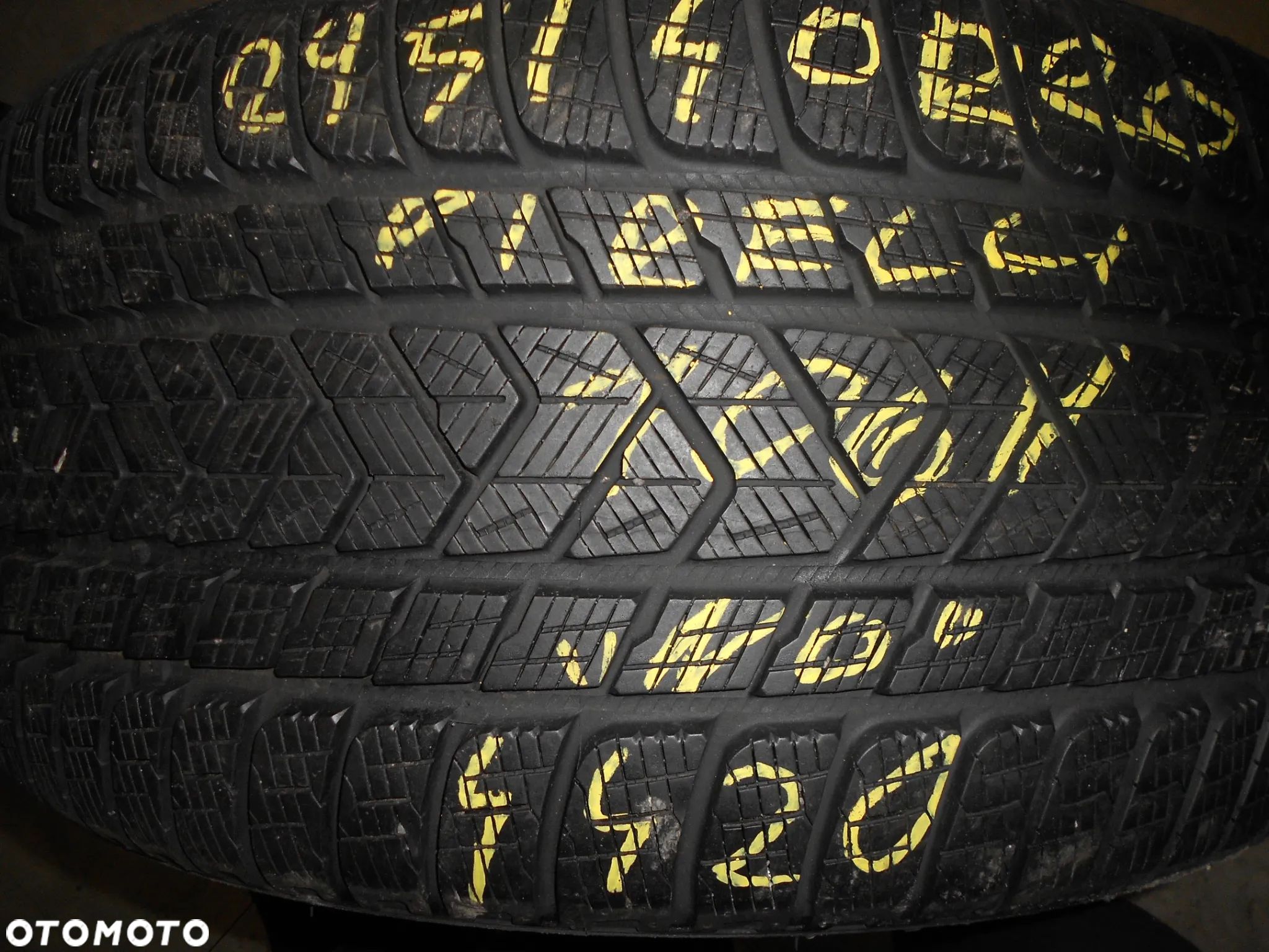 OPONA POJEDYNKA 295/40R20 PIRELLI SCORPION WINTER NO DOT 4420 8.2MM - 1