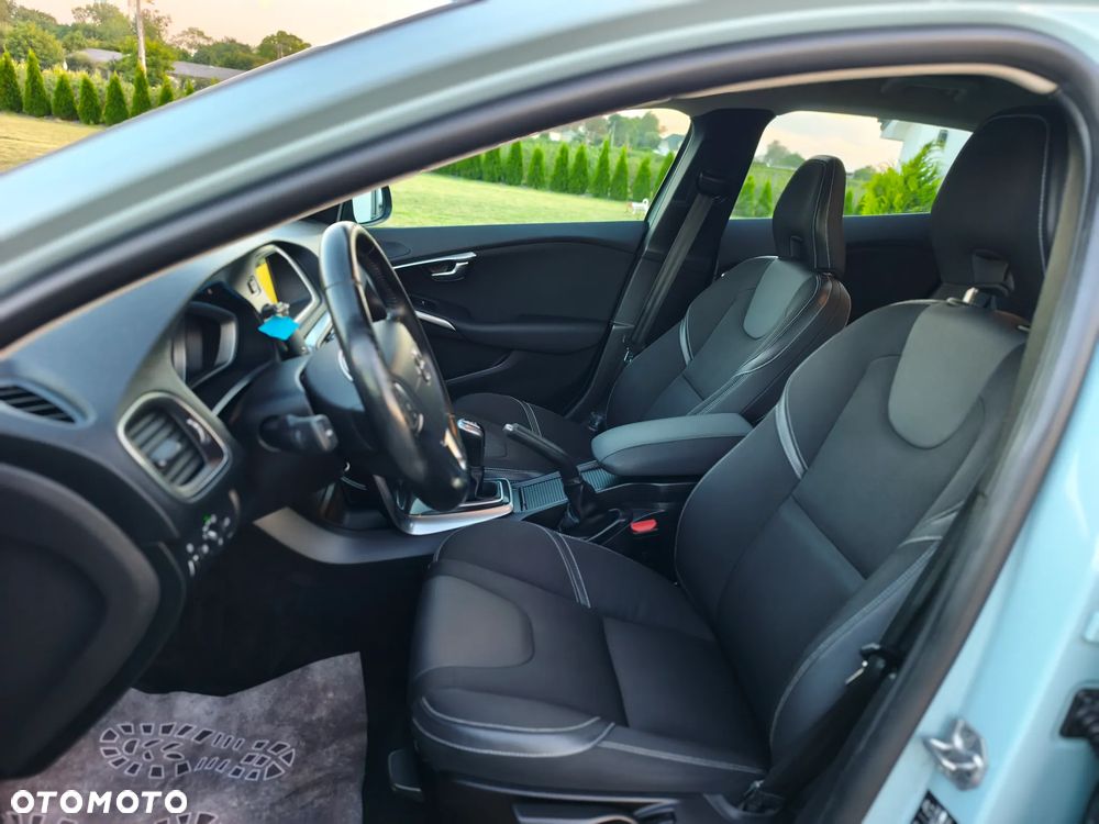 Volvo V40 D2 Drive-E Momentum - 17