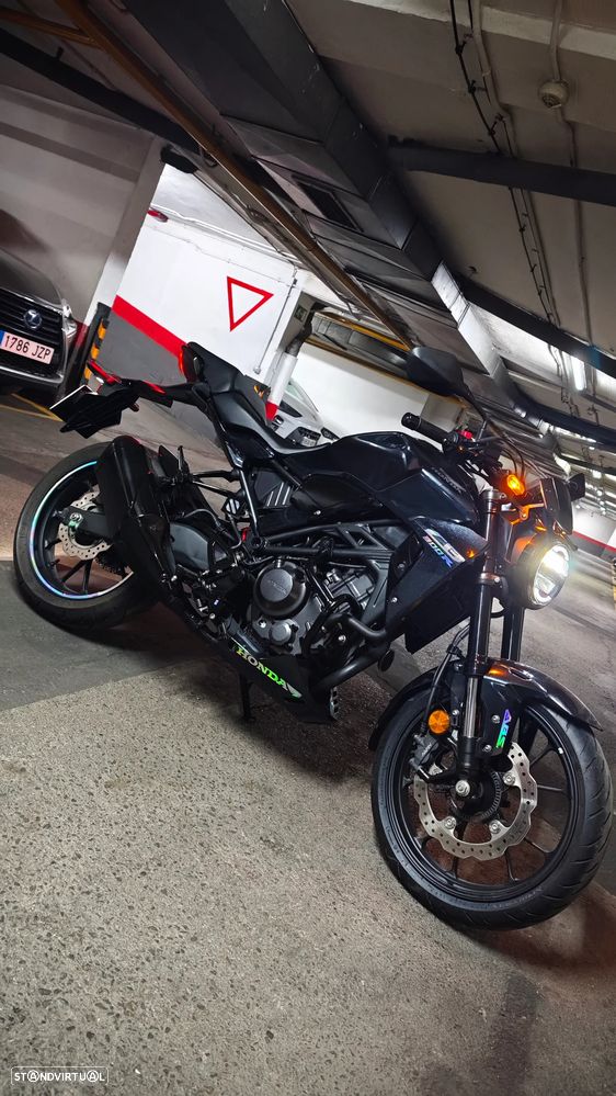 Honda CB CB300R Neo Sport Café - 17
