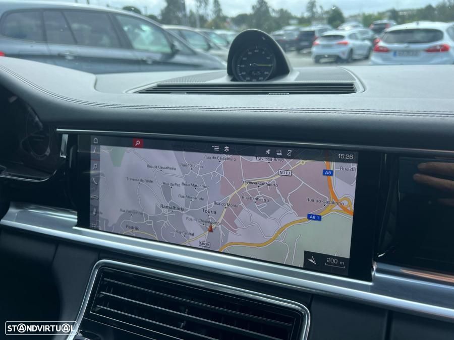 Porsche Panamera 4 E-Hybrid - 9