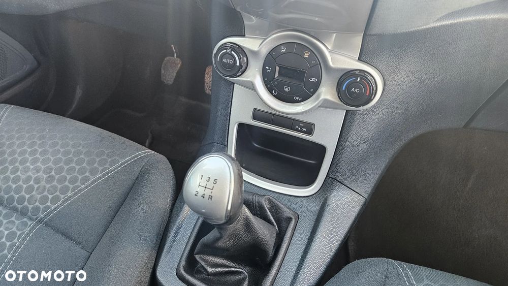 Ford Fiesta 1.4 Trend - 13