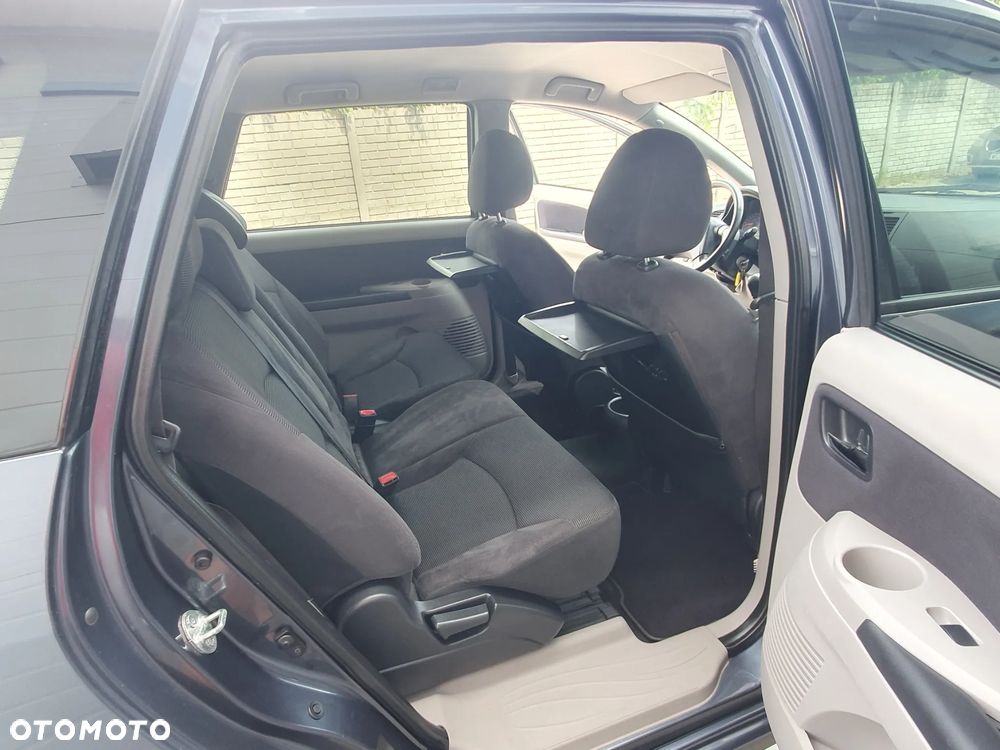 Mitsubishi Grandis 2.4 Motion - 29