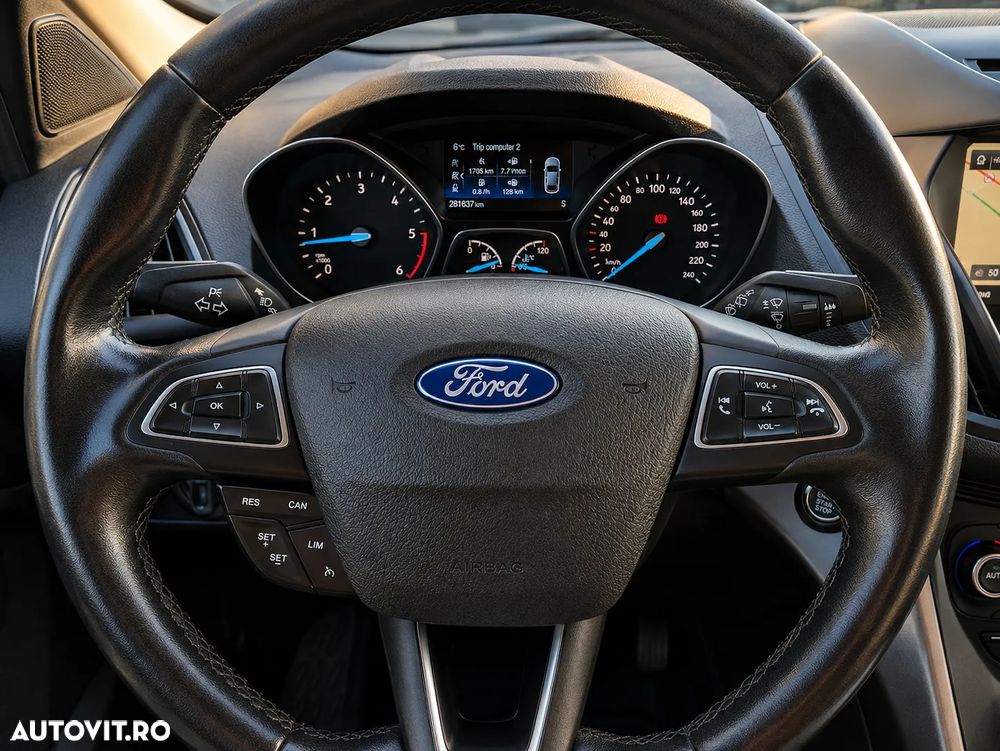 Ford Kuga - 8