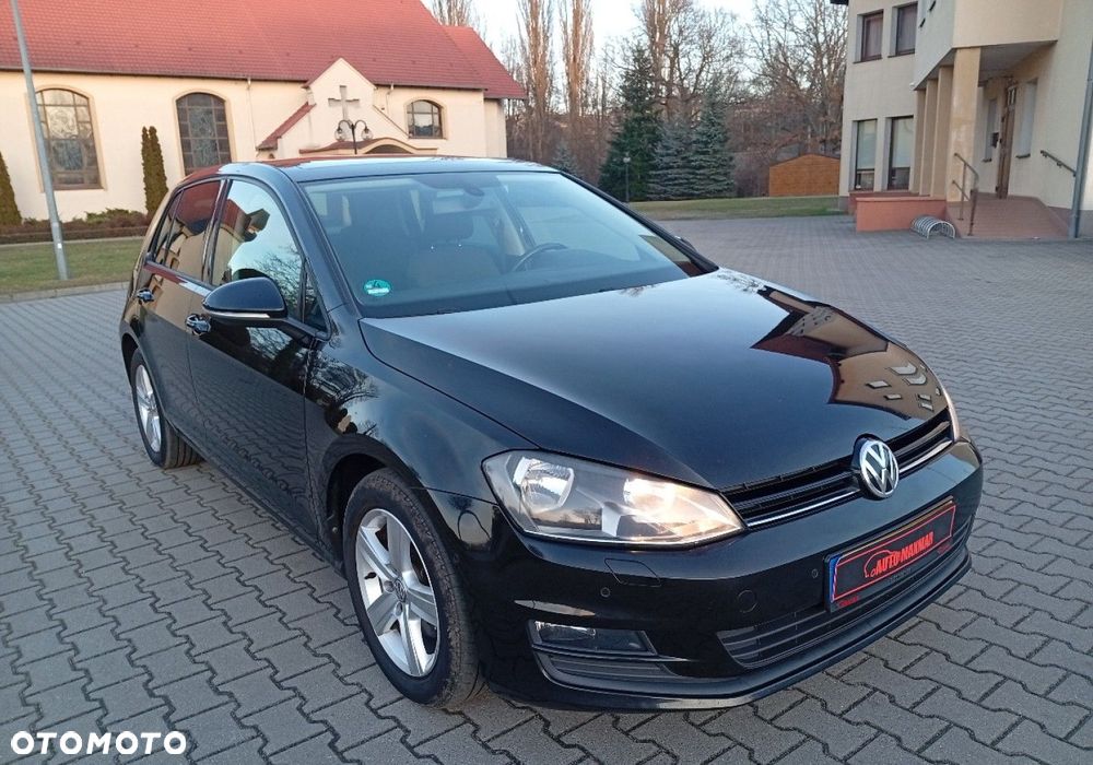 Volkswagen Golf - 1