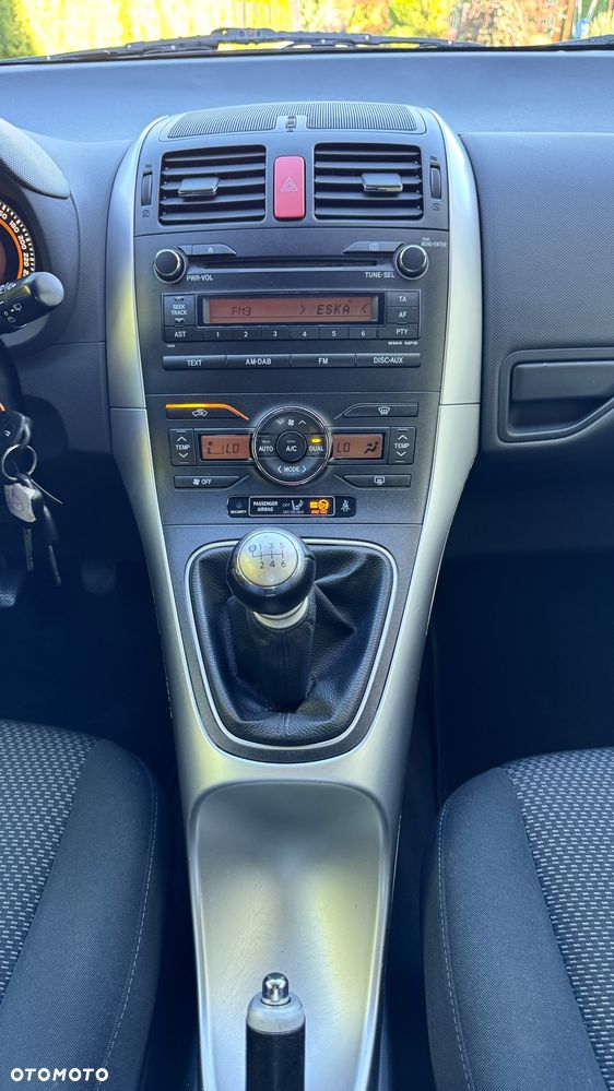 Toyota Auris 1.6 Premium - 31