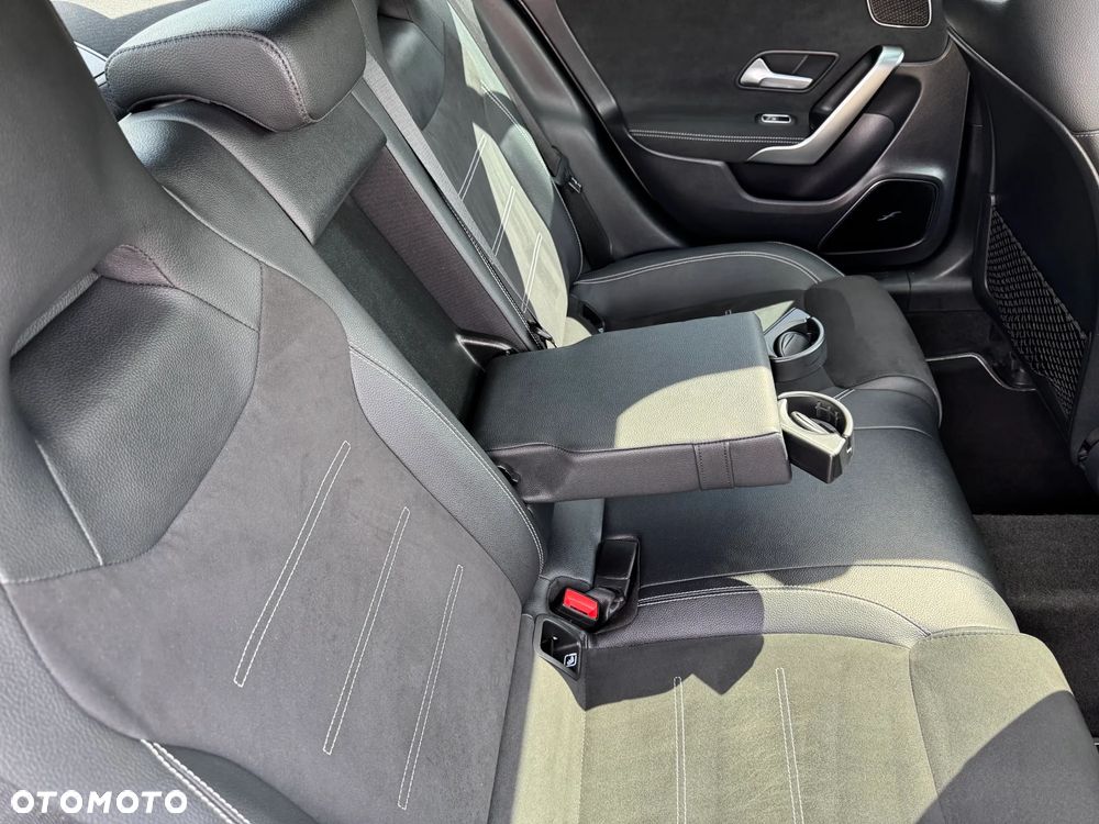 Mercedes-Benz CLA 250 4-Matic Edition 1 7G-DCT - 11