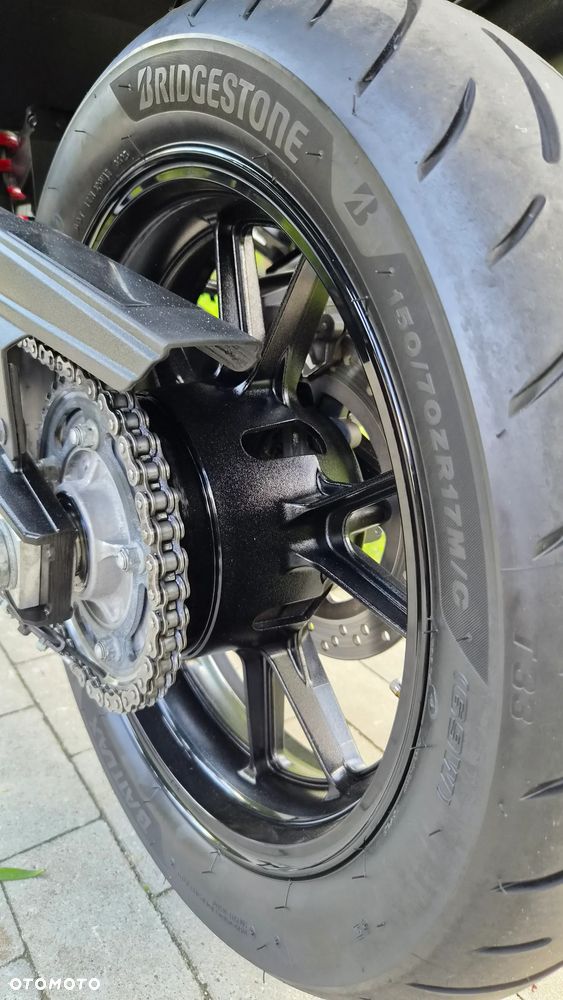 Suzuki V-STROM - 18