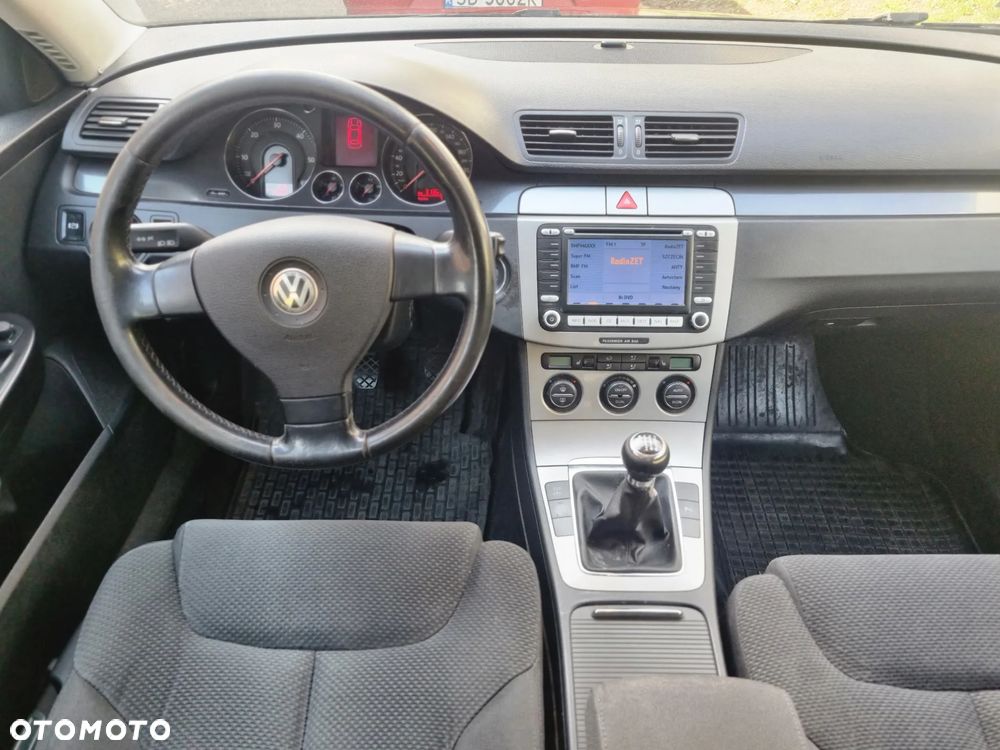 Volkswagen Passat - 12