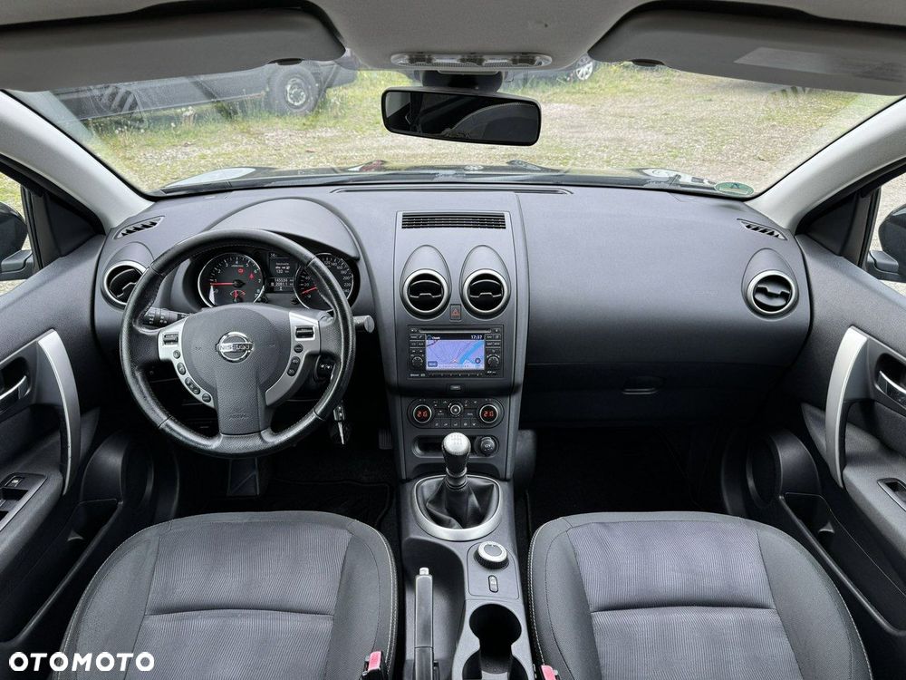 Nissan Qashqai - 25