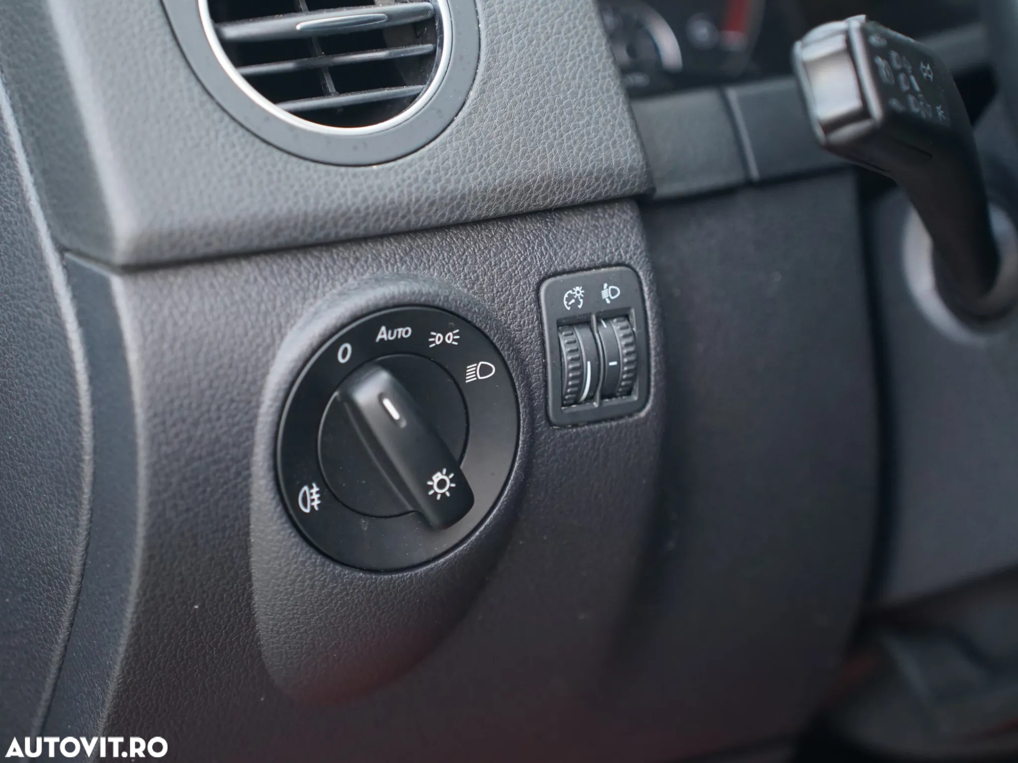 Volkswagen Golf Plus 1.6 TDI DPF BlueMotion Technology Comfortline - 27