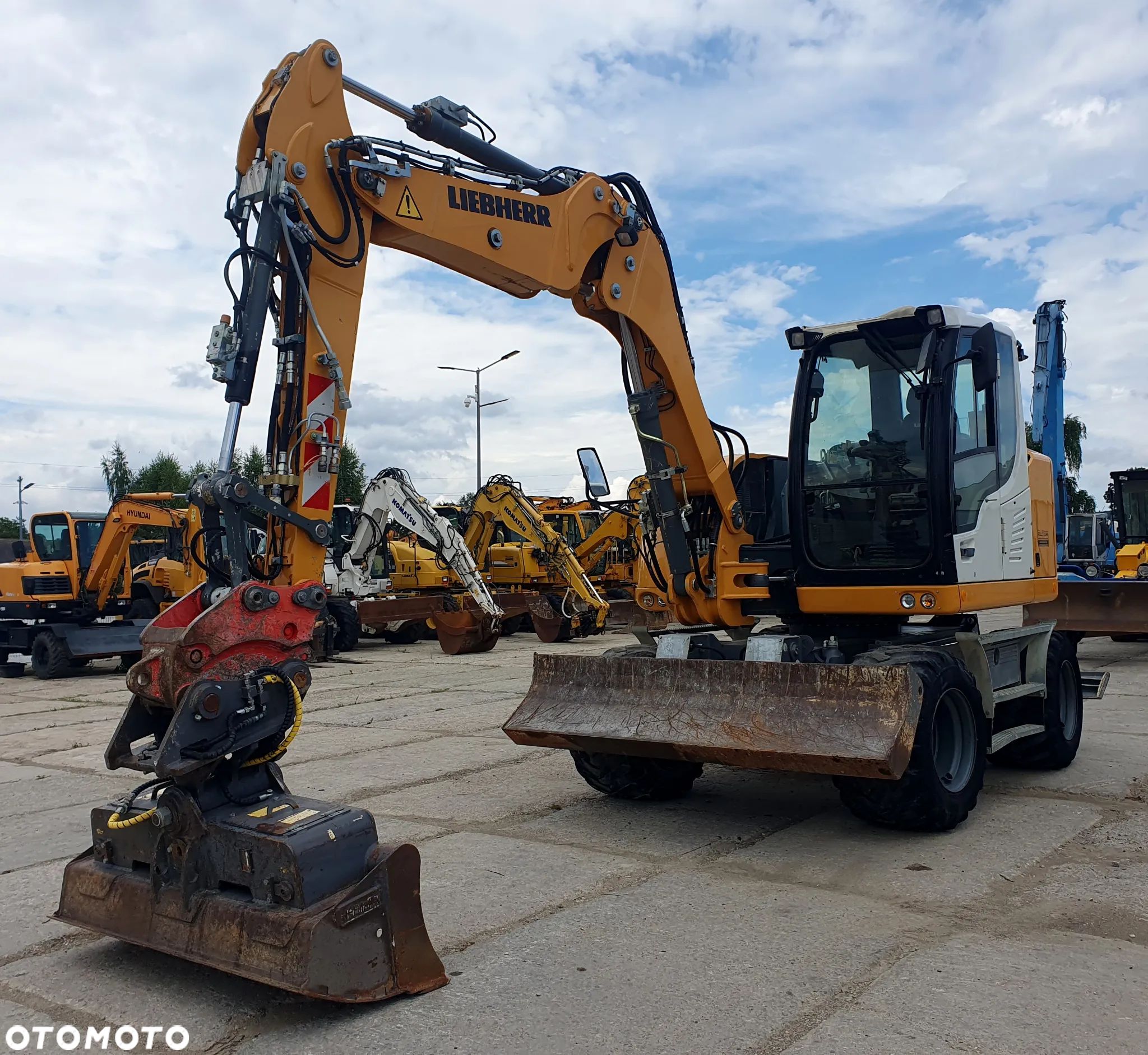 Liebherr A910 Compact - 1