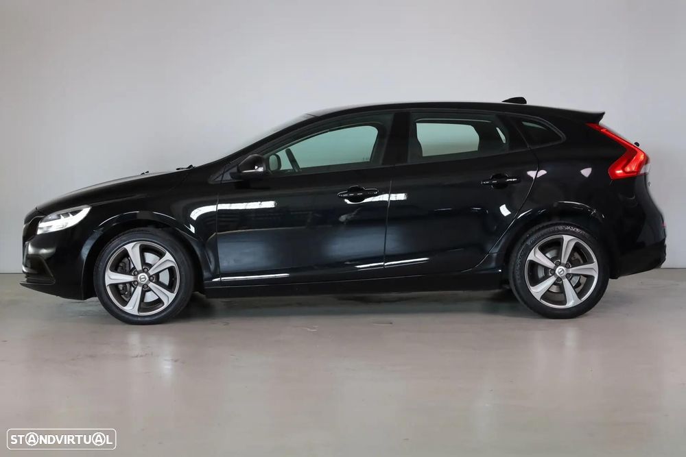 Volvo V40 2.0 D3 Momentum - 4