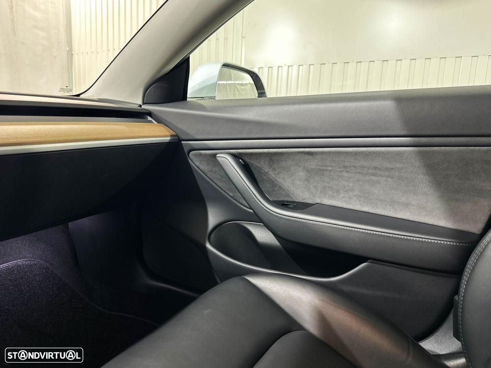 Tesla Model 3 Long-Range Dual Motor AWD - 43