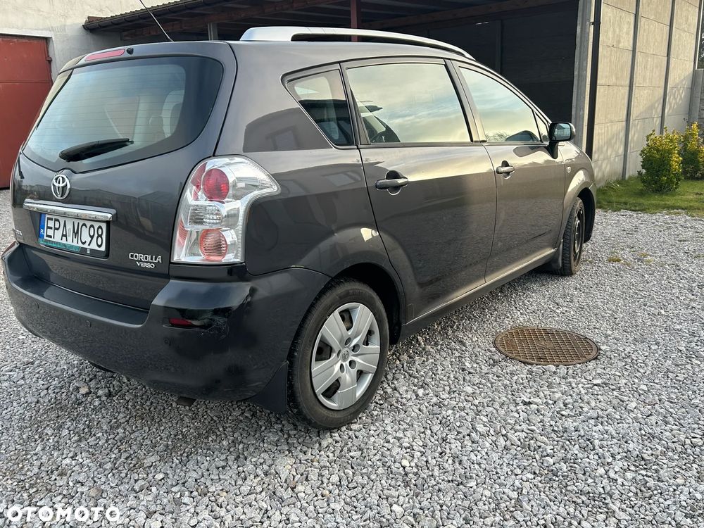 Toyota Corolla Verso - 5