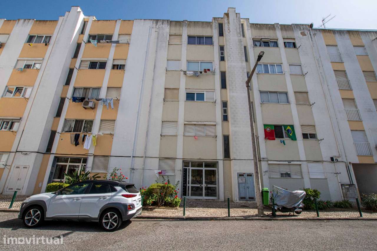 Apartamento T2 no Carregado, Alenquer | Arrendado até janeiro de 2027 - Grande imagem: 2/20
