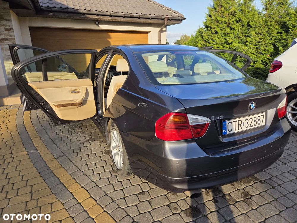 BMW Seria 3 2005 photo 2