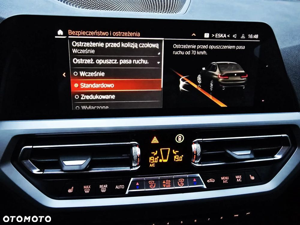 BMW Seria 3 318d Sport Line - 38