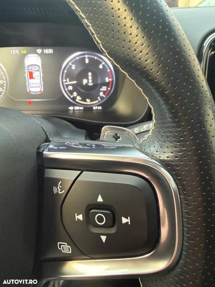 Volvo XC 40 D4 AWD R-Design - 25