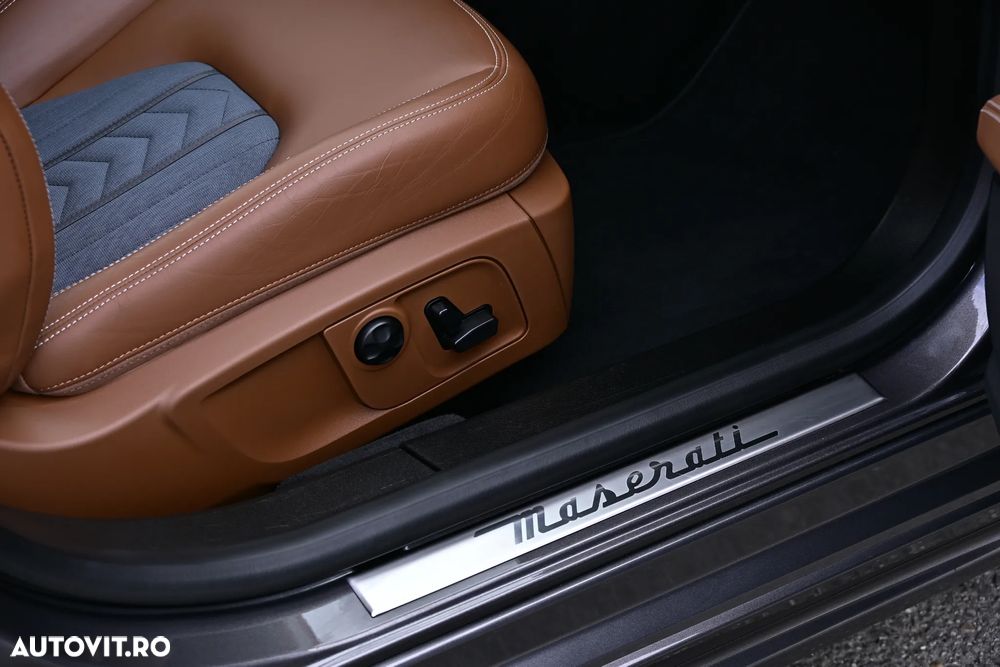 Maserati Ghibli GranLusso - 24