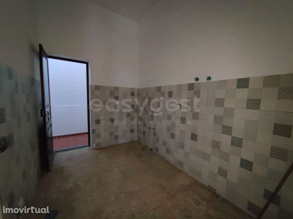 Loja para arrendamento em Beja com área útil de 88 m², inserida em ... - Grande imagem: 3/11