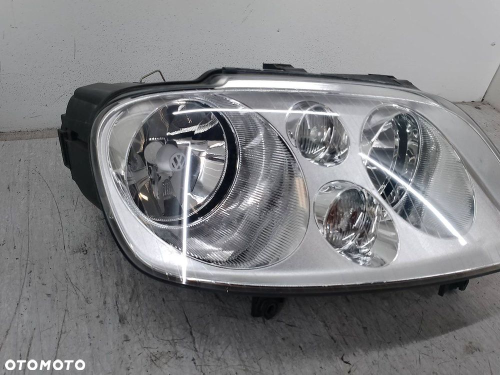 LAMPA PRZÓD PRAWA VW TOURAN I 1T0941006M  0301205204 - 2
