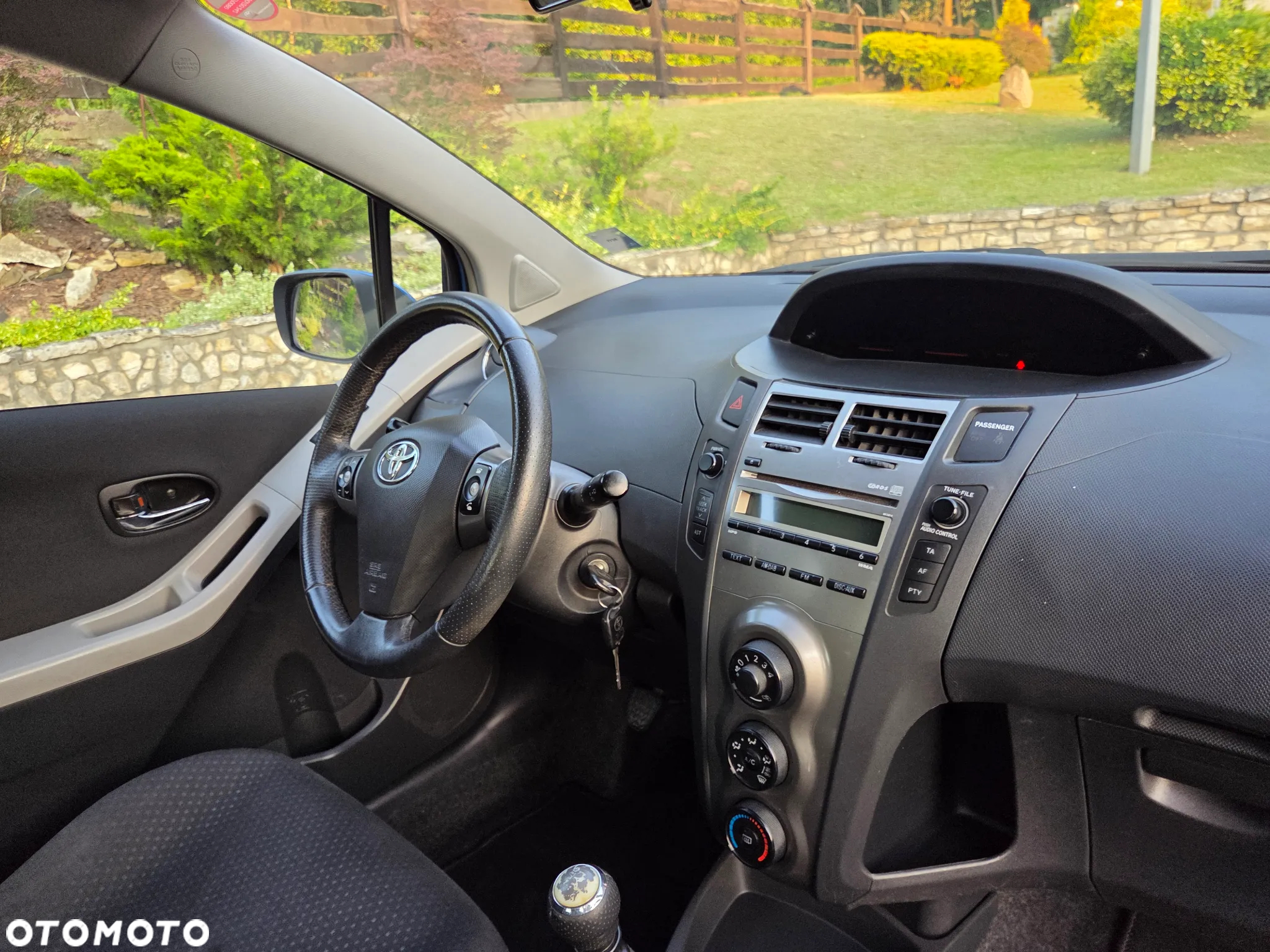 Toyota Yaris 1.4 D-4D Prestige - 23