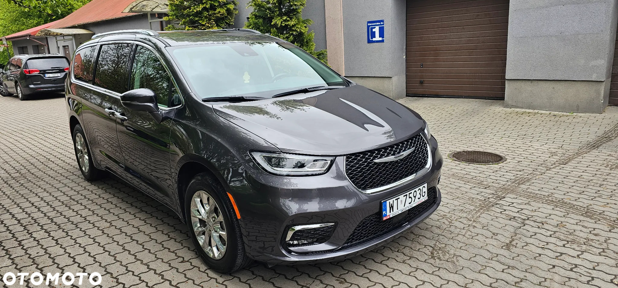 Chrysler Pacifica - 3