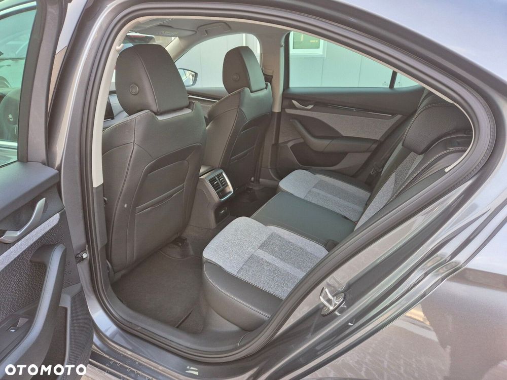 Skoda Octavia 2.0 TDI Selection DSG - 10