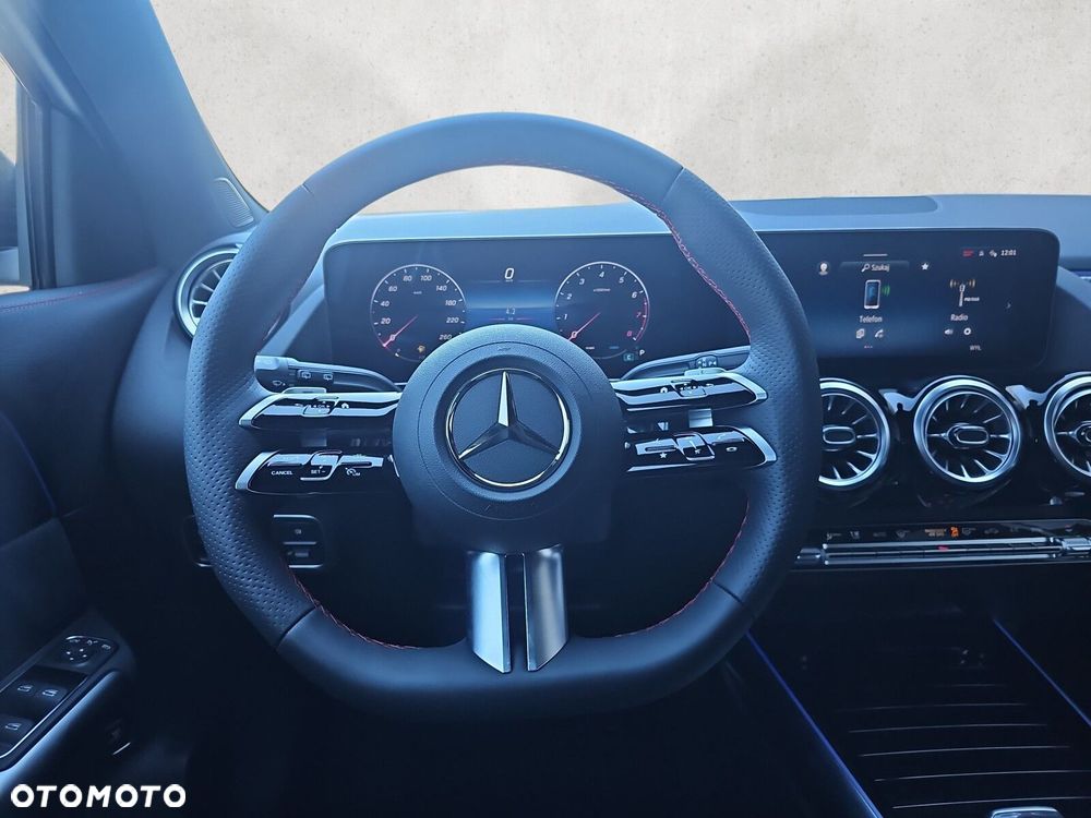 Mercedes-Benz GLA - 14