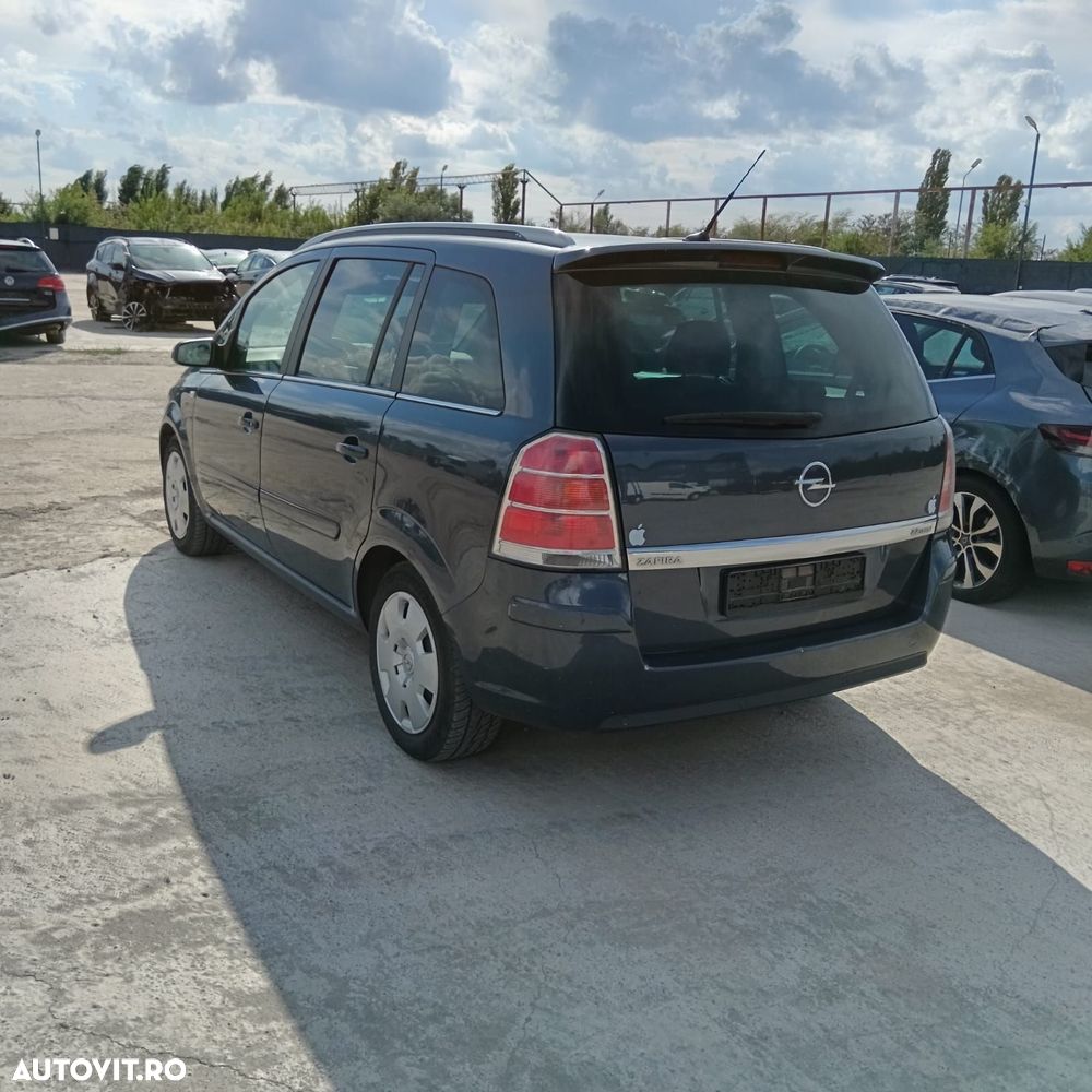 Dezmembrez  Opel Zafira 2010 Monovolum Gri - 5