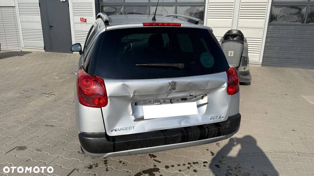 Peugeot 207 - 8