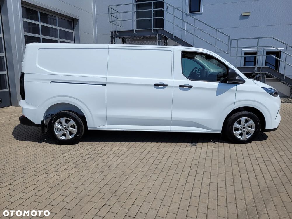 Ford Transit Custom - 8