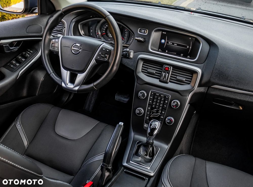 Volvo V40 T2 Drive-E Momentum - 26