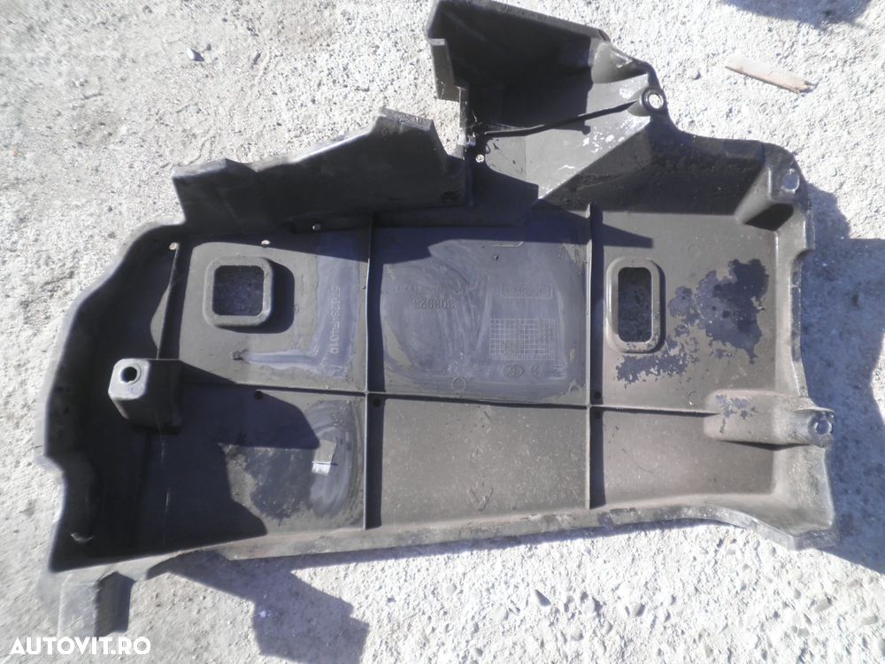 Scut stanga caroserie Toyota C-HR 57628-F4010 57628F4010 - 2