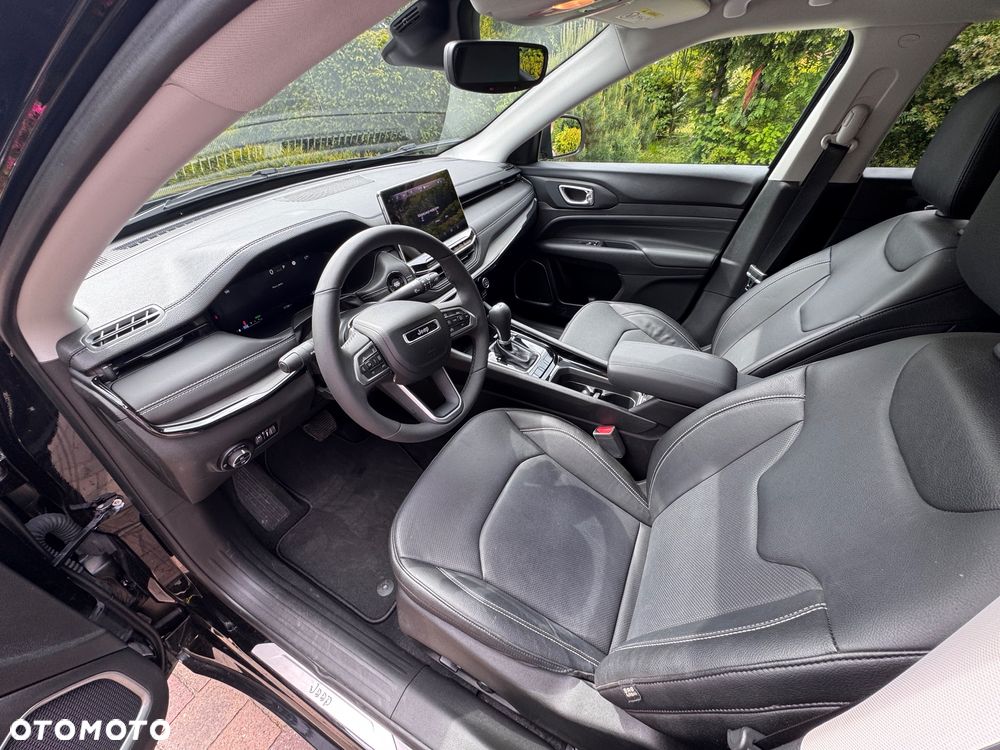 Jeep Compass - 25