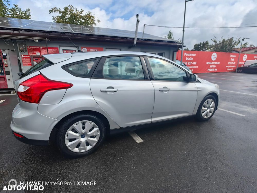 Ford Focus - 13