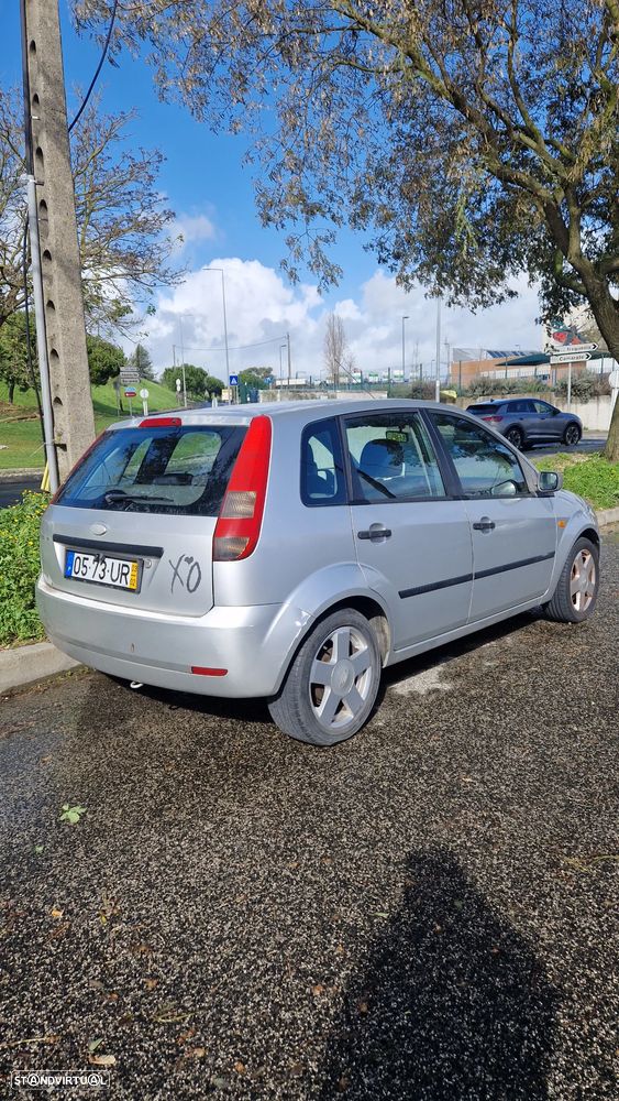 Ford Fiesta 1.4 Ambiente - 2