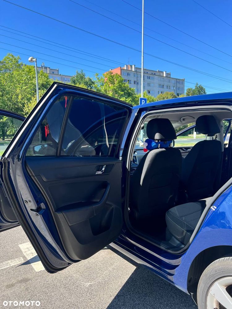 Skoda RAPID Spb 1.6 TDI DPF Style - 11