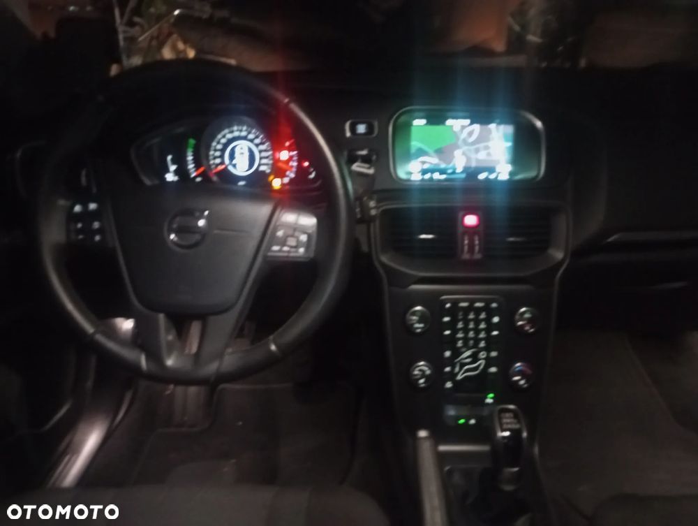 Volvo V40 Cross Country D2 Momentum - 27