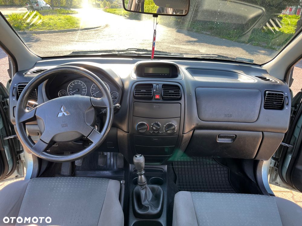 Mitsubishi Space Star 1.6 Family - 11