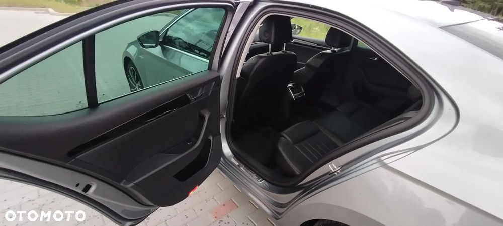Skoda Superb 2.0 TDI 4x4 L&K DSG - 13