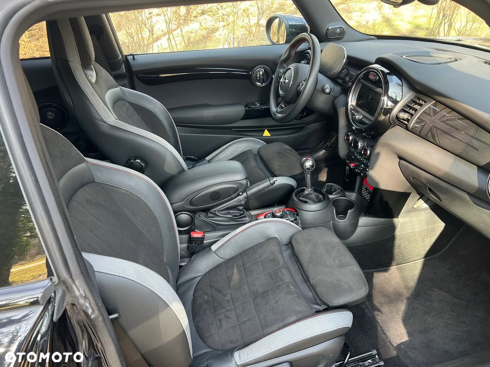 MINI John Cooper Works - 19