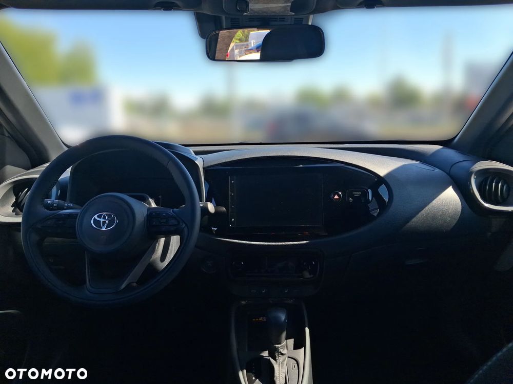 Toyota Aygo X Hybrid 1.5 Style e-CVT - 11