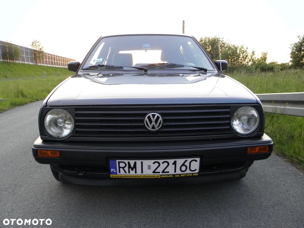 Volkswagen Golf 1.6 CL - 21