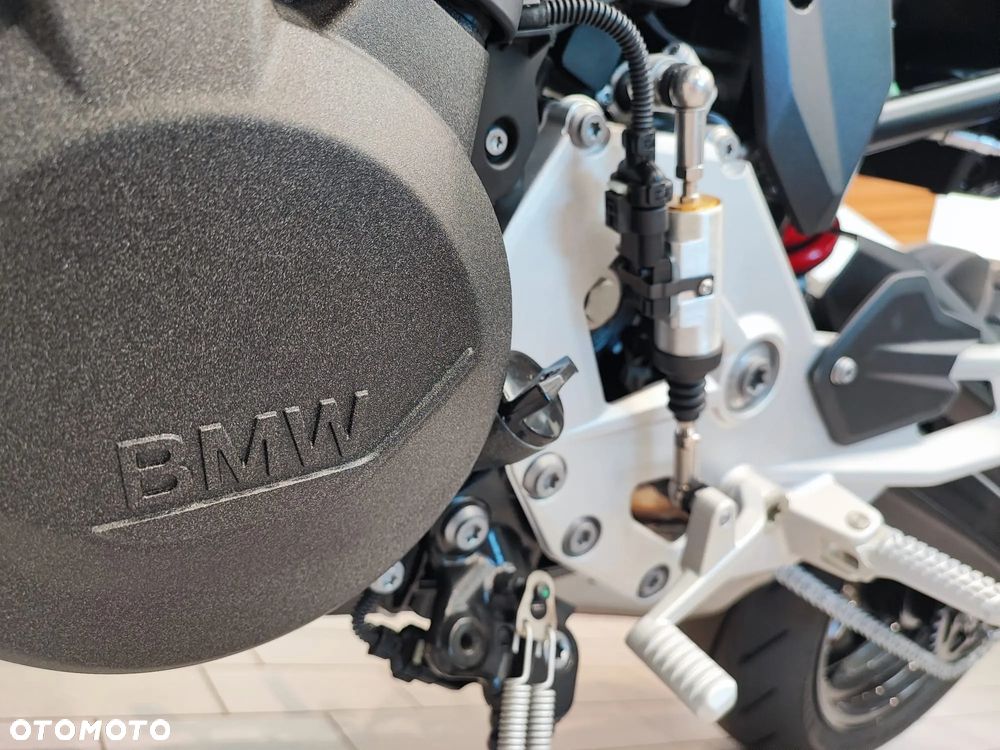BMW F - 18