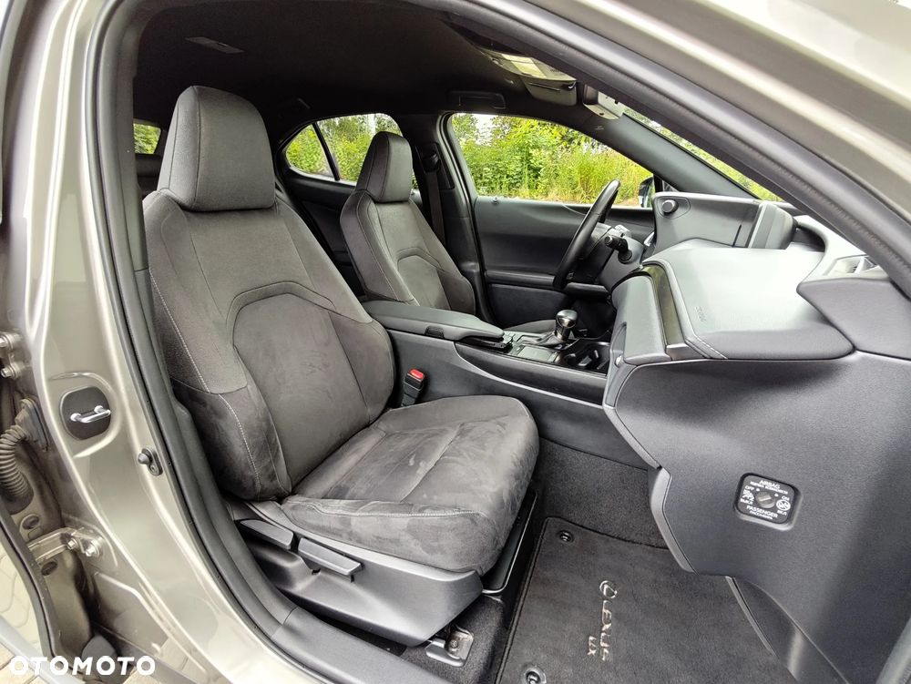 Lexus UX 250h GPF Business Edition 2WD - 13