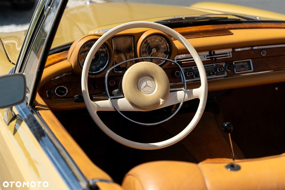 Mercedes-Benz 280 - 16