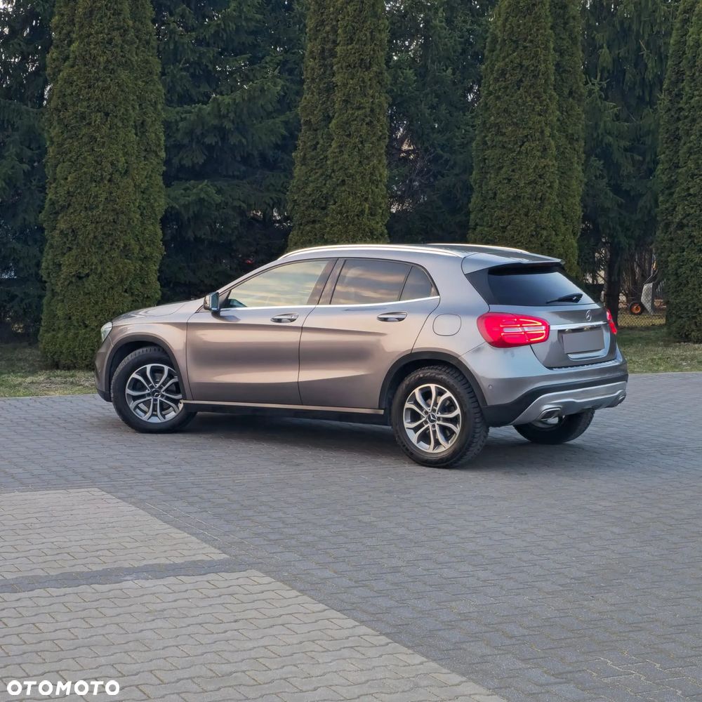 Mercedes-Benz GLA 220 d 4Matic 7G-DCT AMG Line - 17