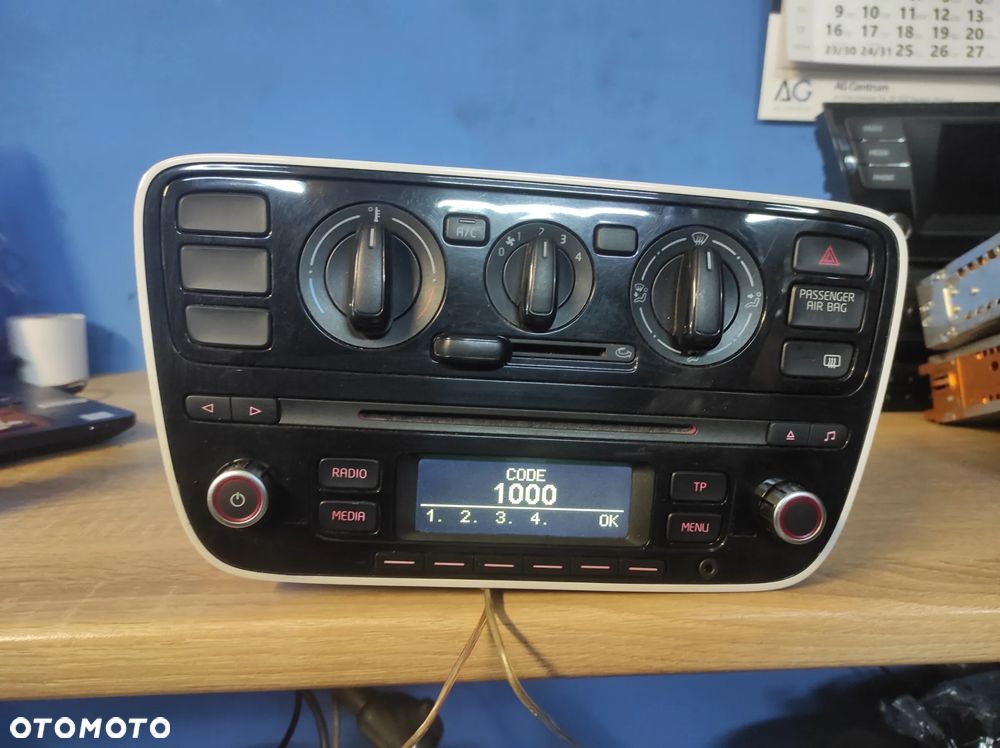 RADIO PANEL KLIMATYZCJI RAMKA ROZKODOWANE VW UP! 1S0820045R 1S0035156K SPRAWNE GWARANCJA WYSYŁKA !!!! - 2