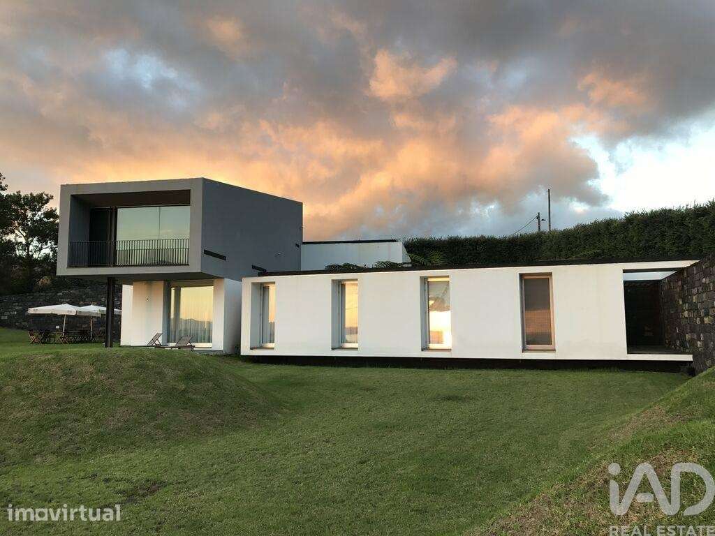 Casa / Villa T3 em Lagoa (Santa Cruz) de 439,00 m2 - Grande imagem: 3/30